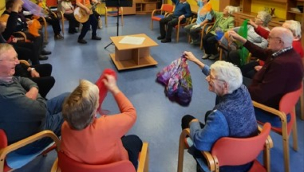 Pflege für Körper, Geist und Seele beim Besuch der Senioren-Tagespflege